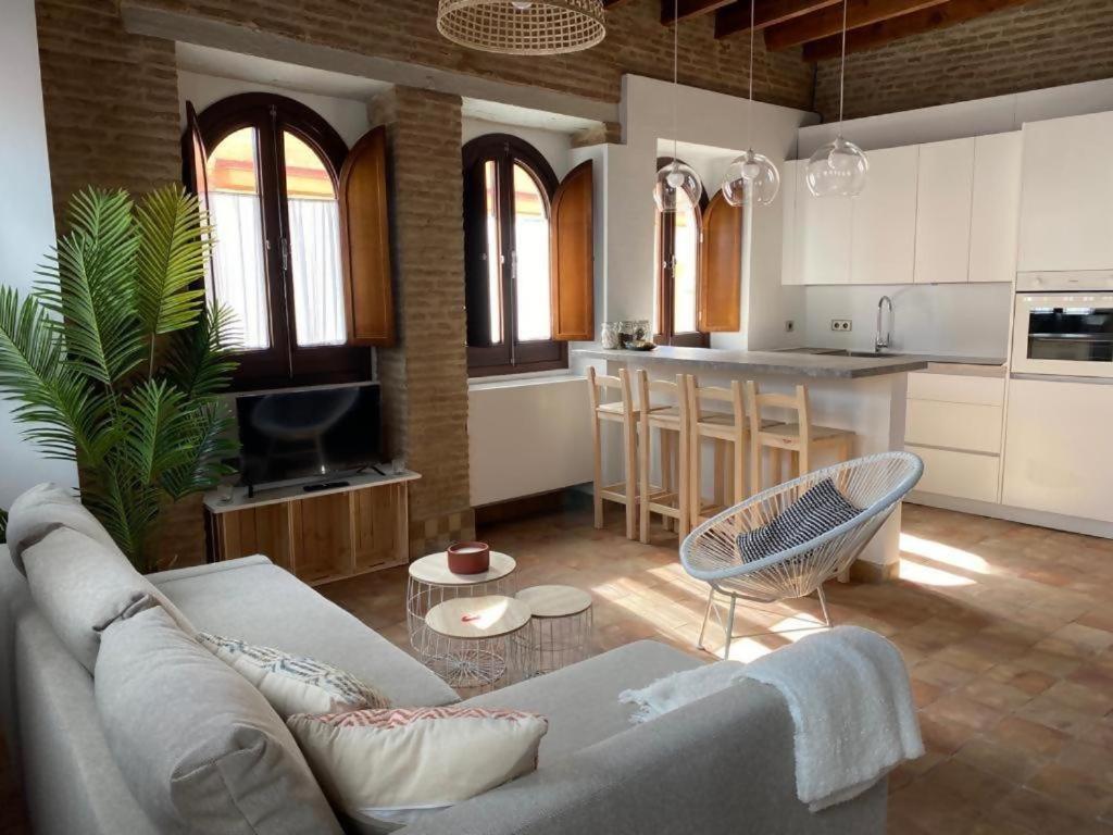 Hostfy Centro Puerta Osario Apartment Seville Exterior photo